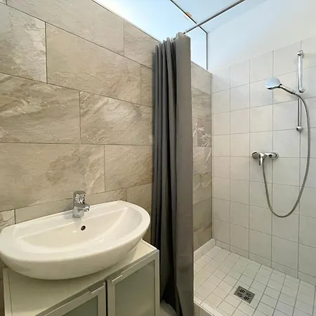 In 公寓 巴德加斯坦